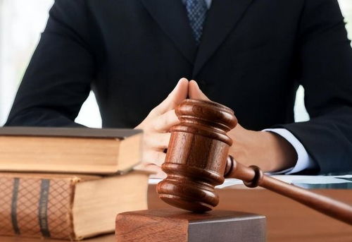 重庆老人路边吃橘子噎死,家属怒向女路人索赔4.5w,法院判了