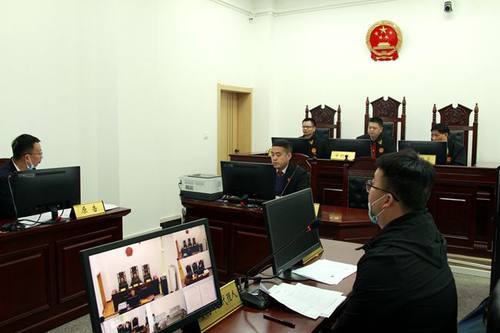 咨询公司起诉安康一保险公司,汉滨法院院长示范开庭