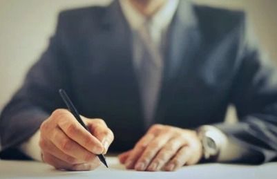 发生交通事故应该怎么办